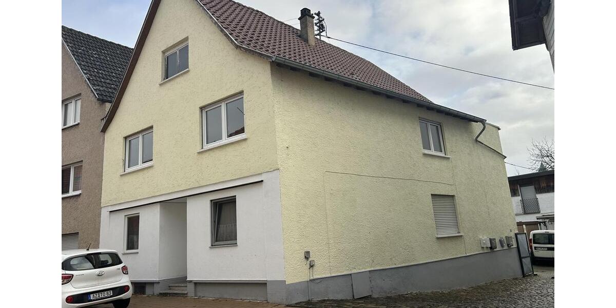 4 ZKB nach vollständiger Renovierung in begehrter Lage 4 zimmer