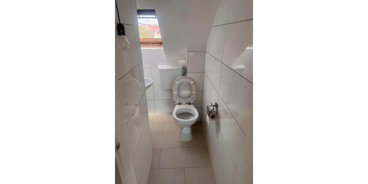 Dachgeschoßwohnung Frankfurt am Main Unterliederbach - 2 Zimmer, 60 m&sup2;, 1.125&euro; | Angebot:24838359