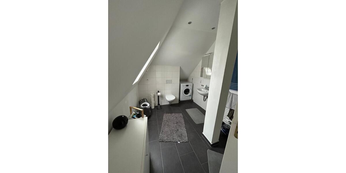 Dachgeschoßwohnung Arnsberg - 3 Zimmer, 80 m&sup2;, 600&euro; | Angebot:26635309