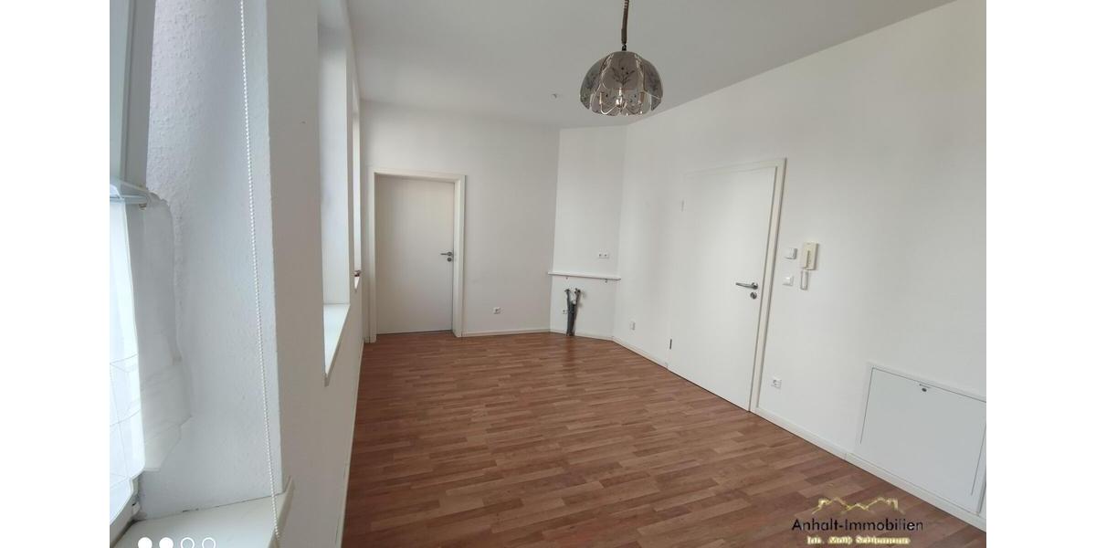 Erdgeschoßwohnung Bitterfeld-Wolfen Bitterfeld - 1 Zimmer, 30 m&sup2;, 255&euro; | Angebot:26564403