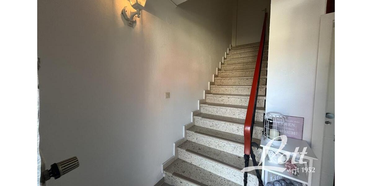 Dachgeschoßwohnung Apen - 2 Zimmer, 53 m&sup2;, 300&euro; | Angebot:25646535