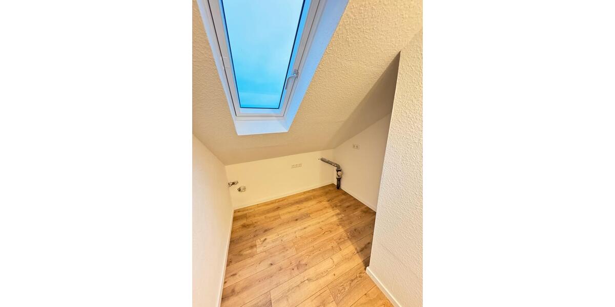 Dachgeschoßwohnung Weiterstadt - 2 Zimmer, 64 m&sup2;, 850&euro; | Angebot:24458898