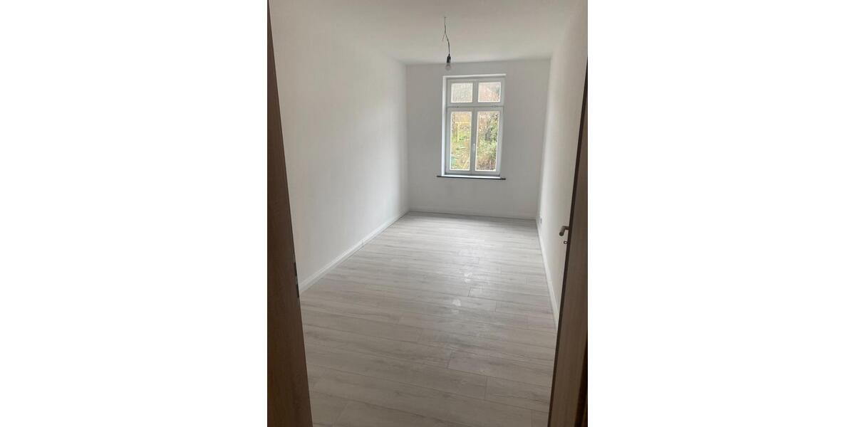Etagenwohnung Zschopau - 4 Zimmer, 95 m&sup2;, 997&euro; | Angebot:24685304