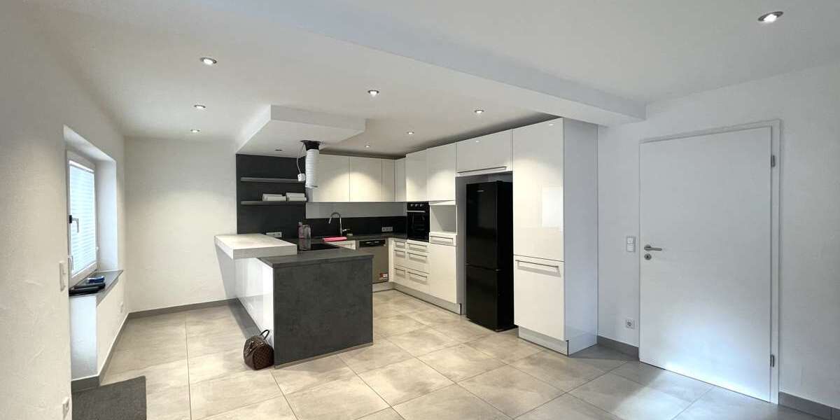 Etagenwohnung Wiesbaden / Medenbach Medenbach - 5.5 Zimmer, 195 m&sup2;, 2.340&euro; | Angebot:25233349