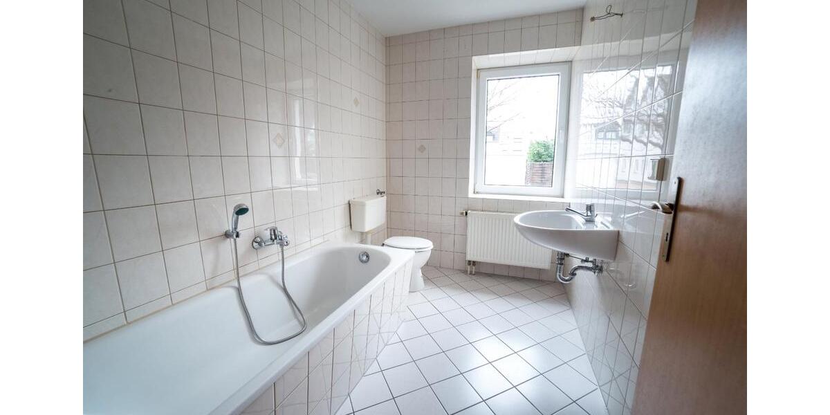 Etagenwohnung Staßfurt - 2 Zimmer, 48 m&sup2;, 250&euro; | Angebot:26224410