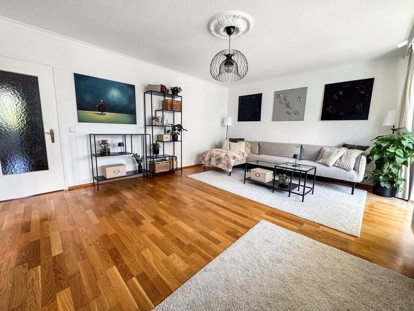 Renovierte 3,5-Zimmer-Wohnung in St. Johannis mit Südbalkon