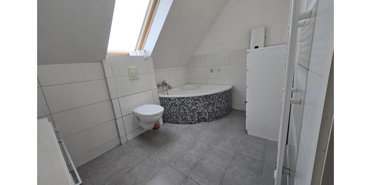 Maisonettenwohnung Seelze - 3 Zimmer, 140 m&sup2;, 1.000&euro; | Angebot:25224410