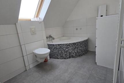 Wohnung Seelze - 3 Zimmer, 140 m&sup2;, 1.000&euro; | Angebot:25224410