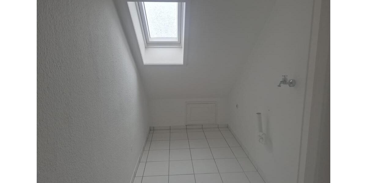 Dachgeschoßwohnung Remscheid - 2 Zimmer, 75 m&sup2;, 500&euro; | Angebot:24398812