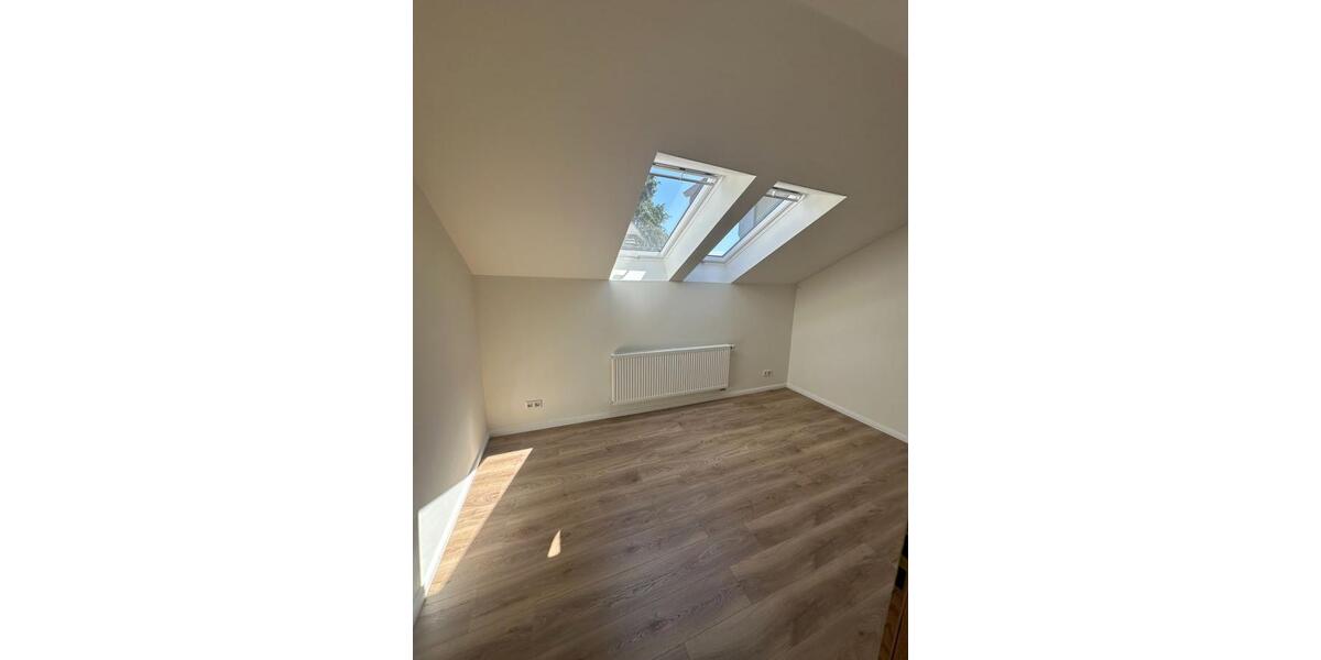 Lichtdurchflutete 3-Zimmer Wohnung in alter Villa in ruhiger Lage - Mehrfamilienhaus, Wohnhaus Loxstedt Fleeste | Angebot:27190206