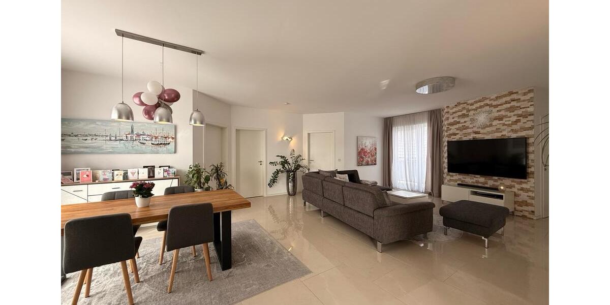 Etagenwohnung Wiesbaden Biebrich - 4 Zimmer, 114 m&sup2;, 2.000&euro; | Angebot:26038493