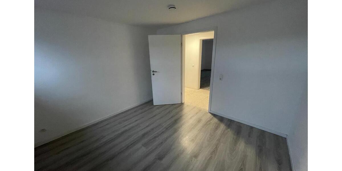 Etagenwohnung Dillenburg - 5 Zimmer, 110 m&sup2;, 795&euro; | Angebot:25975727