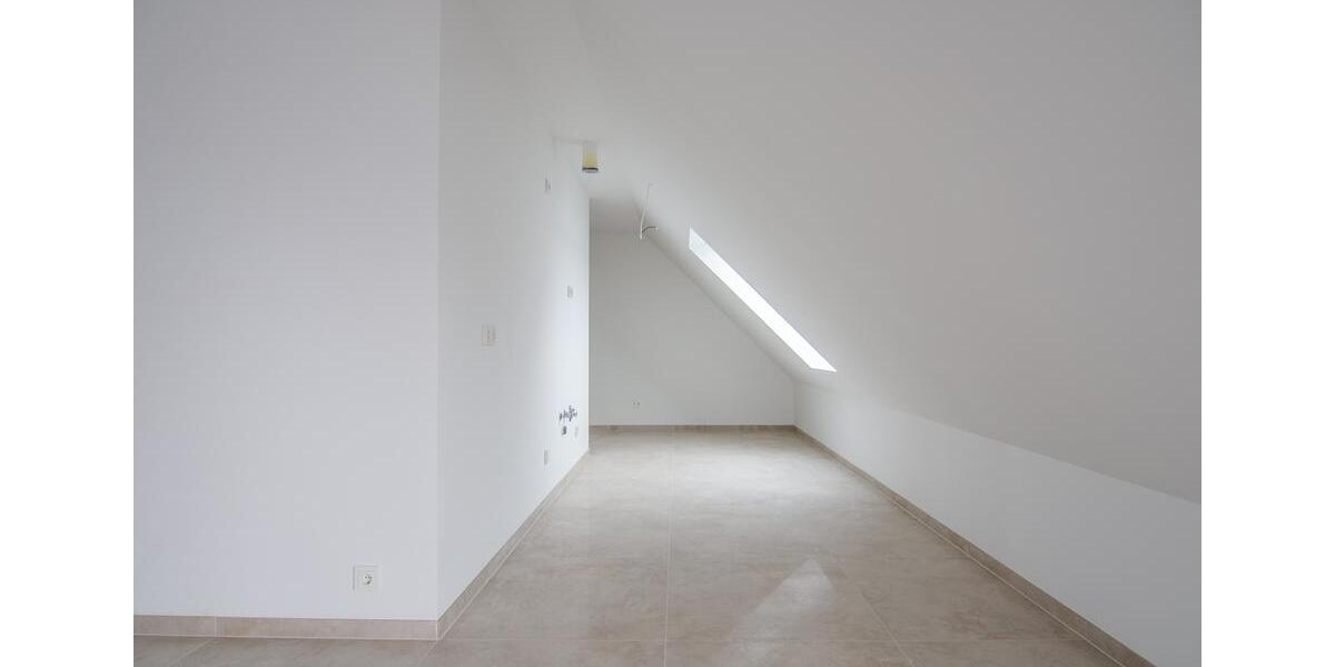 Dachgeschoßwohnung Hiddenhausen - 3 Zimmer, 106 m&sup2;, 1.100&euro; | Angebot:25921778