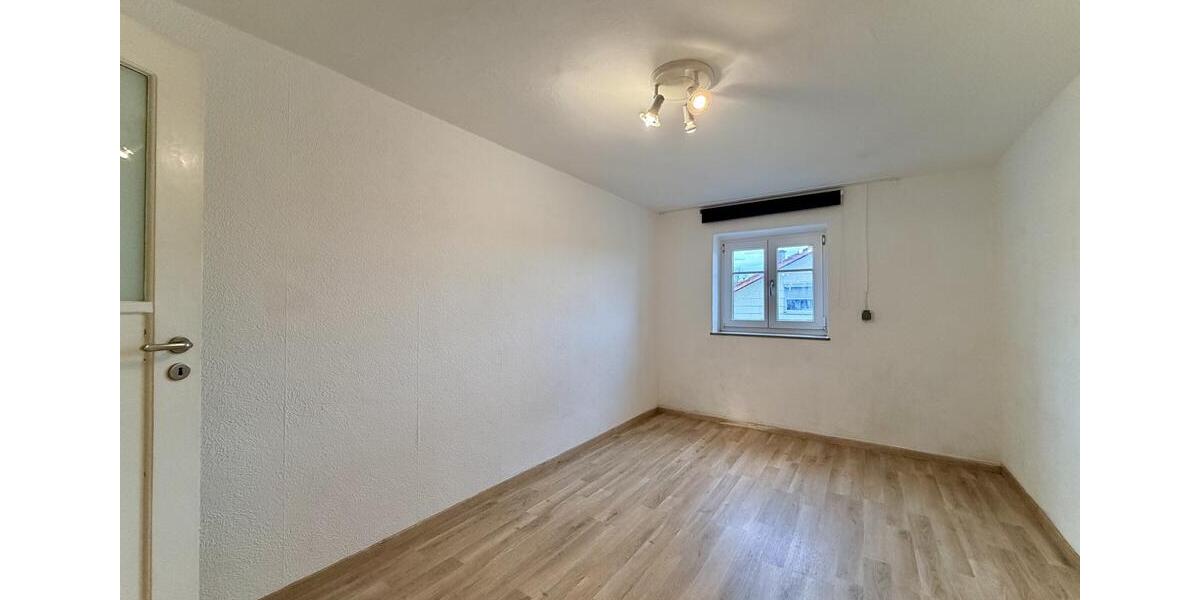 Dachgeschoßwohnung Eggenfelden - 2 Zimmer, 58 m&sup2;, 420&euro; | Angebot:25920385