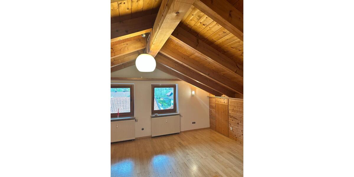 Dachgeschoßwohnung Hausham - 1 Zimmer, 30 m&sup2;, 490&euro; | Angebot:26294833