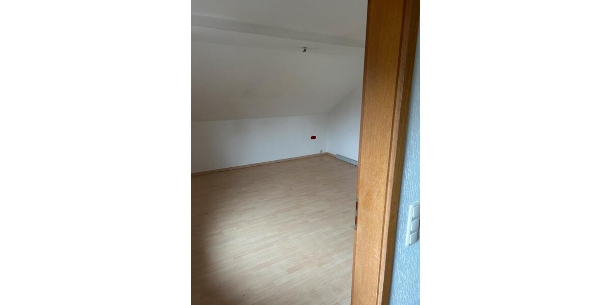 Dachgeschoßwohnung Weilburg - 2.5 Zimmer, 75 m&sup2;, 950&euro; | Angebot:24867349