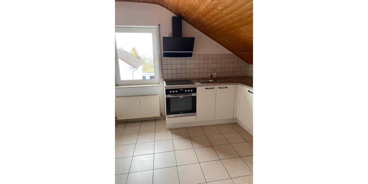 Dachgeschoßwohnung Pracht - 2 Zimmer, 70 m&sup2;, 815&euro; | Angebot:25122478