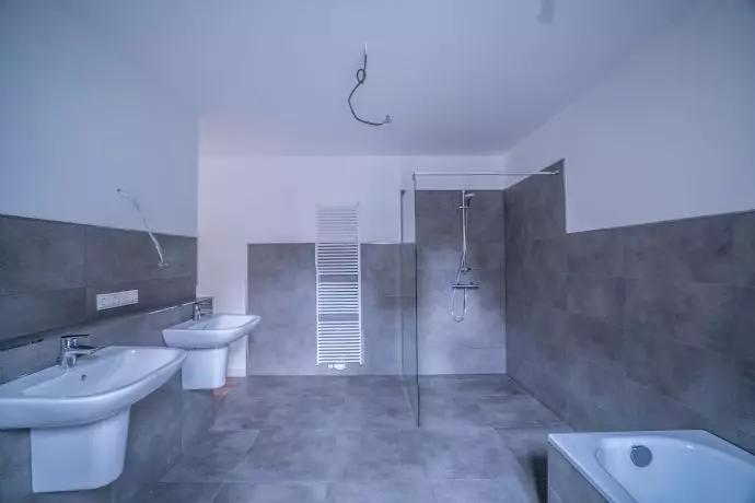 Erdgeschoßwohnung Oldenburg Bürgeresch - 4 Zimmer, 155 m&sup2;, 1.850&euro; | Angebot:26594425