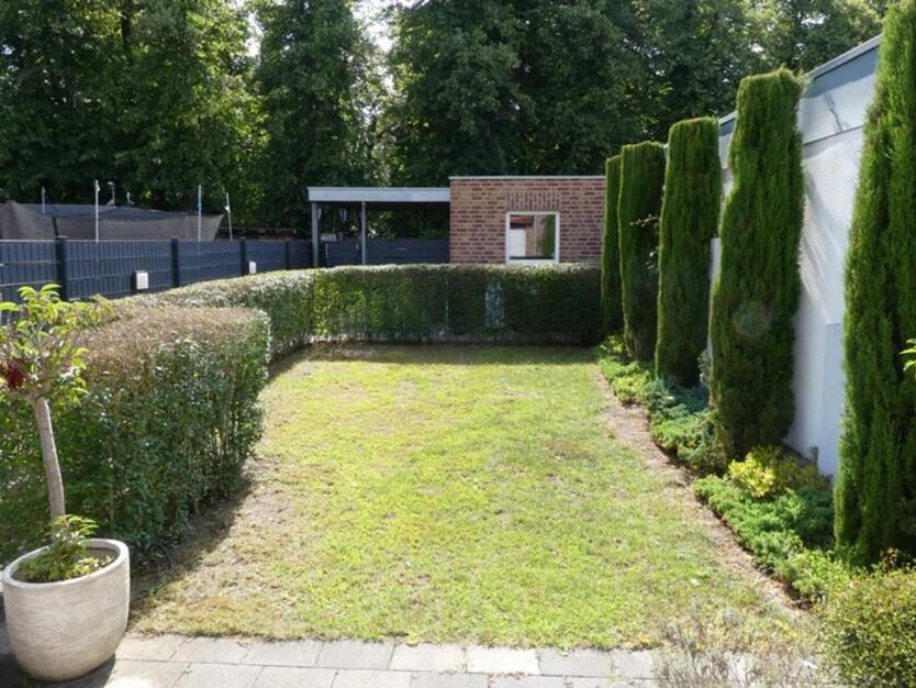 Exklusive 2-Zimmer-Erdgeschoßwohnung mit Garten und Garage