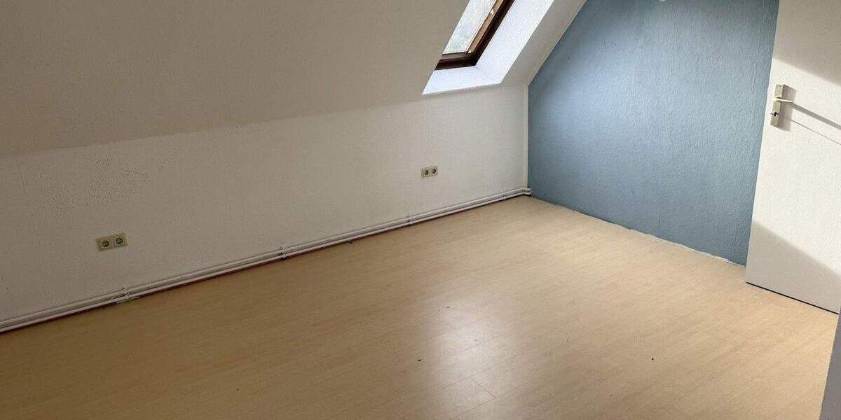 Große 4-Raum-Wohnung mit 2xDuscheWC & 2xPKW-Stellplatz - ideal für Familien oder für WG 4 zimmer