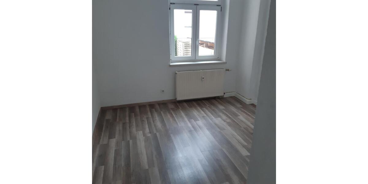Erdgeschoßwohnung Werdau - 4 Zimmer, 91 m&sup2;, 460&euro; | Angebot:24697998