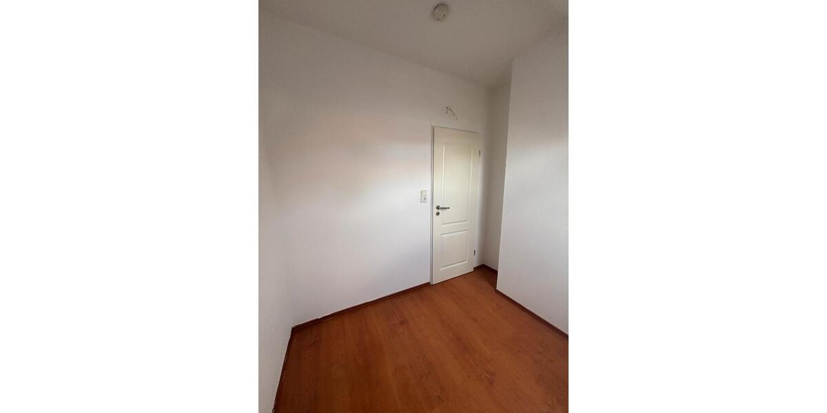 Etagenwohnung Lage - 3 Zimmer, 65 m&sup2;, 575&euro; | Angebot:26678027