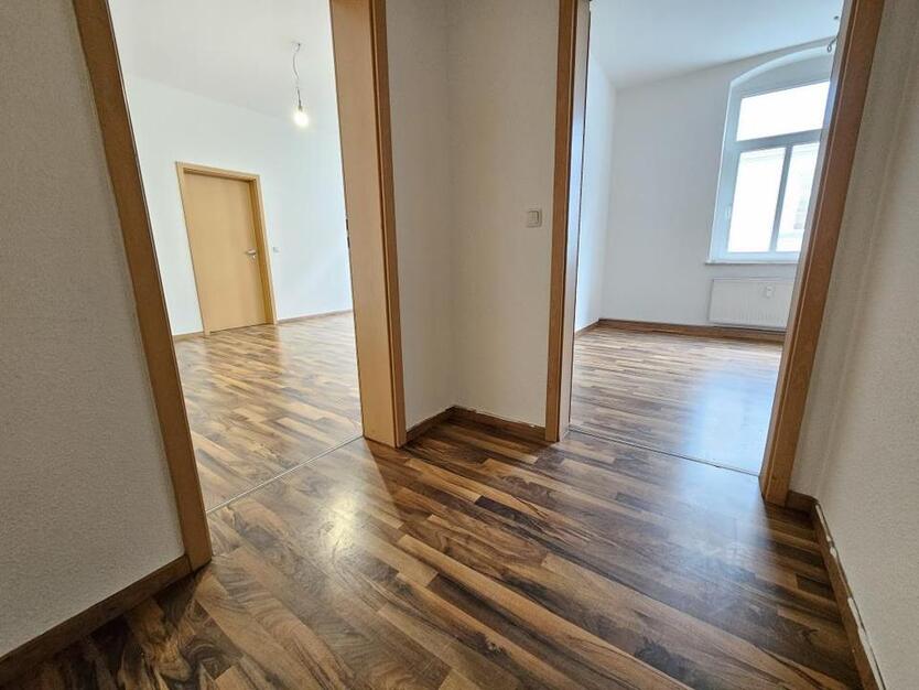 Renovierte 2-Zimmer Wohnung mit Eckbadewanne zimmer