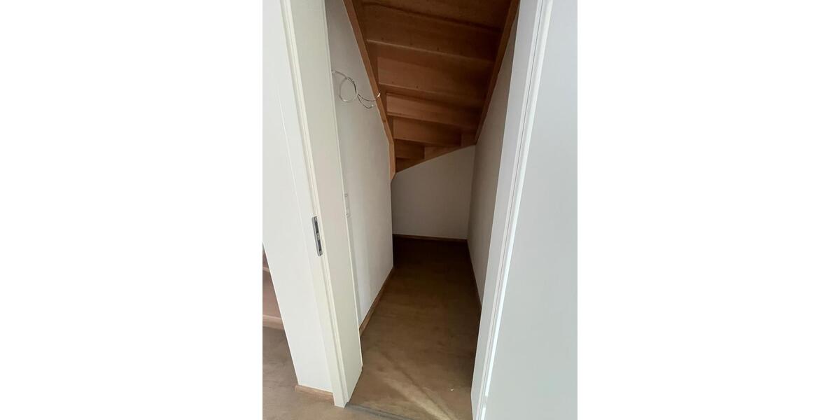 Etagenwohnung Knittlingen - 4 Zimmer, 100 m&sup2;, 1.400&euro; | Angebot:26048812