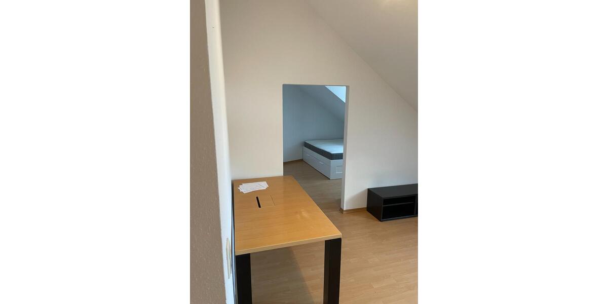 Dachgeschoßwohnung Bonn - 2 Zimmer, 33 m&sup2;, 635&euro; | Angebot:25138305