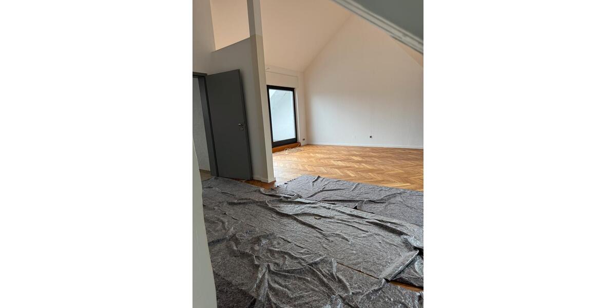 Dachgeschoßwohnung Saarlouis - 3 Zimmer, 90 m&sup2;, 980&euro; | Angebot:25892458