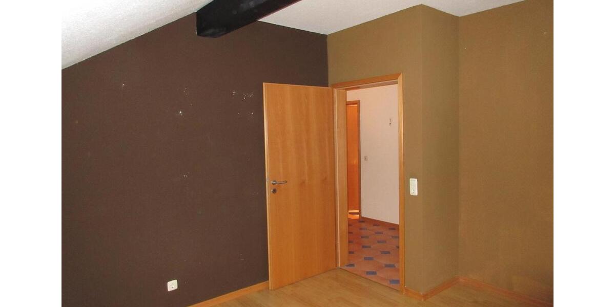 Dachgeschoßwohnung Lissendorf - 3 Zimmer, 143 m&sup2;, 1.050&euro; | Angebot:25056598