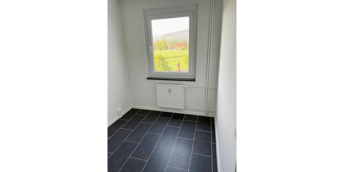 Etagenwohnung Saalfeld (Saale) - 3 Zimmer, 61 m&sup2;, 366&euro; | Angebot:25992445