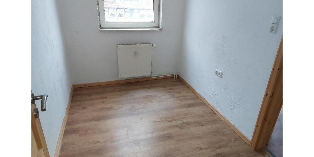 Etagenwohnung Kassel - 3 Zimmer, 77 m&sup2;, 500&euro; | Angebot:26250139