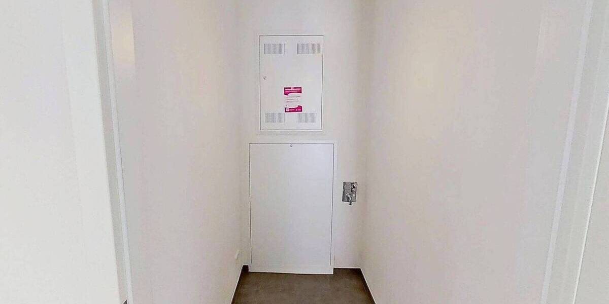 Etagenwohnung Saarbrücken St Johann - 2 Zimmer, 65 m&sup2;, 975&euro; | Angebot:26797795