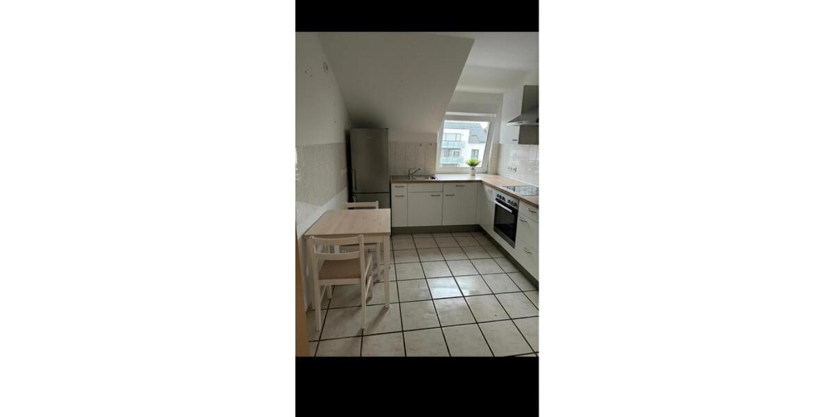 Dachgeschoßwohnung Münster (Hessen) - 4 Zimmer, 100 m&sup2;, 990&euro; | Angebot:25805957