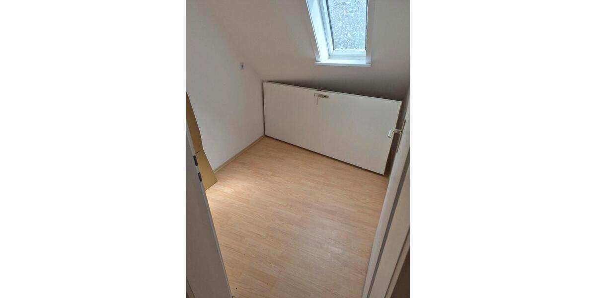 Dachgeschoßwohnung Weikersheim - 4.5 Zimmer, 82 m&sup2;, 850&euro; | Angebot:26354812