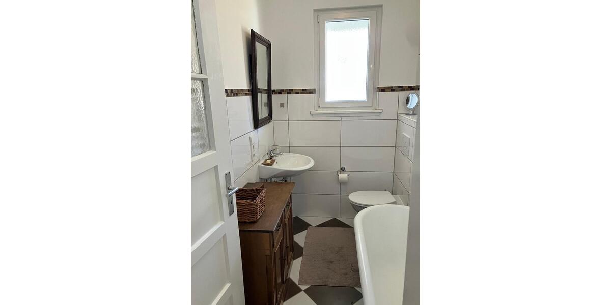 Wohnen auf Zeit Freiburg im Breisgau Brühl - 2 Zimmer, 65 m&sup2;, 1.300&euro; | Angebot:26224674