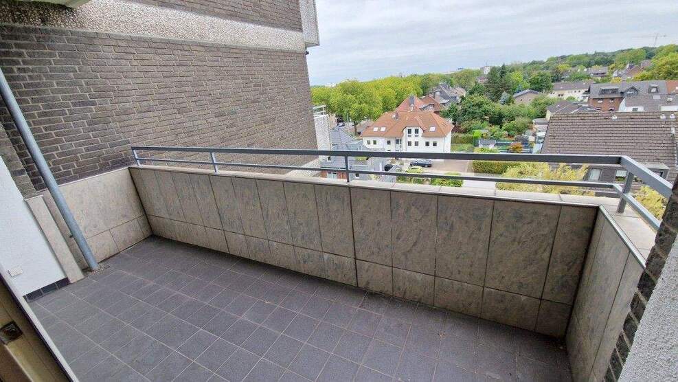 Komfortables Wohnen: Balkon, Tiefgarage, Pool & Sauna in Duisburg 3 zimmer