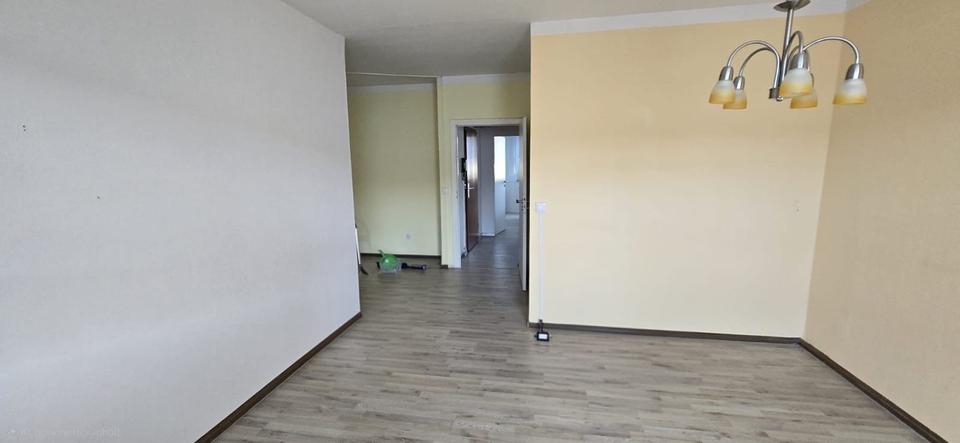 Etagenwohnung Mülsen - 3 Zimmer, 56 m&sup2;, 295&euro; | Angebot:25405028