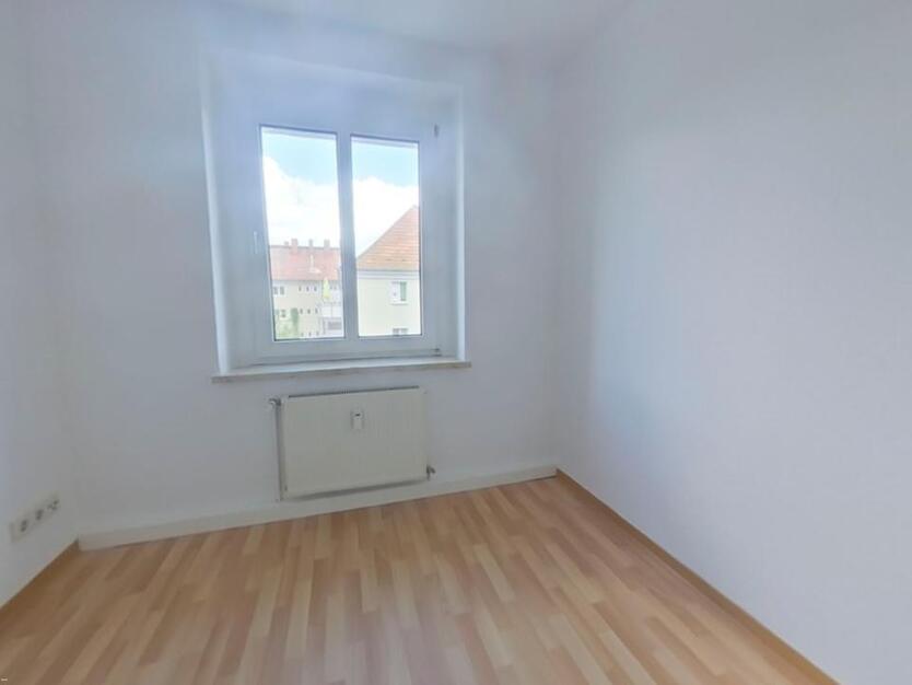 wohnen am Elbufer in ruhiger Wohnlage , 3 Zimmer mit offener Küche warten auf Dich