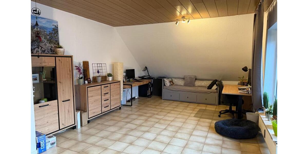 Etagenwohnung Niedenstein - 4 Zimmer, 120 m&sup2;, 936&euro; | Angebot:26690843