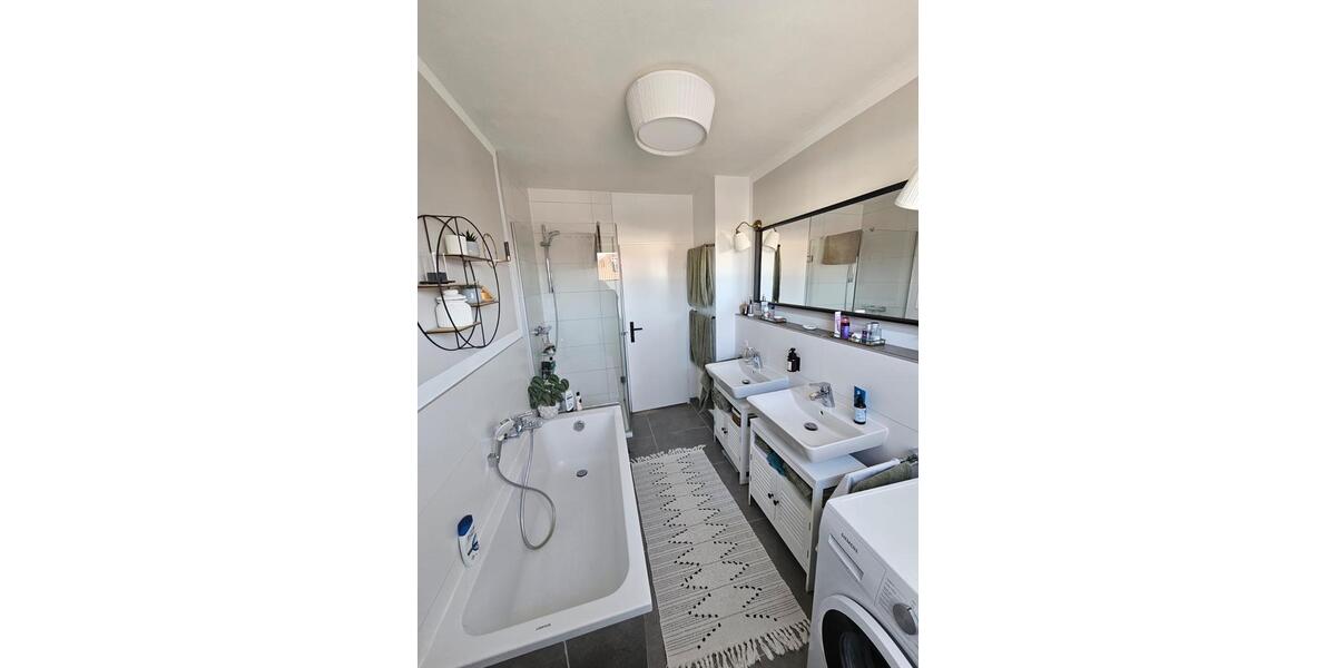 Etagenwohnung Weiden in der Oberpfalz - 4 Zimmer, 106 m&sup2;, 1.300&euro; | Angebot:26620619