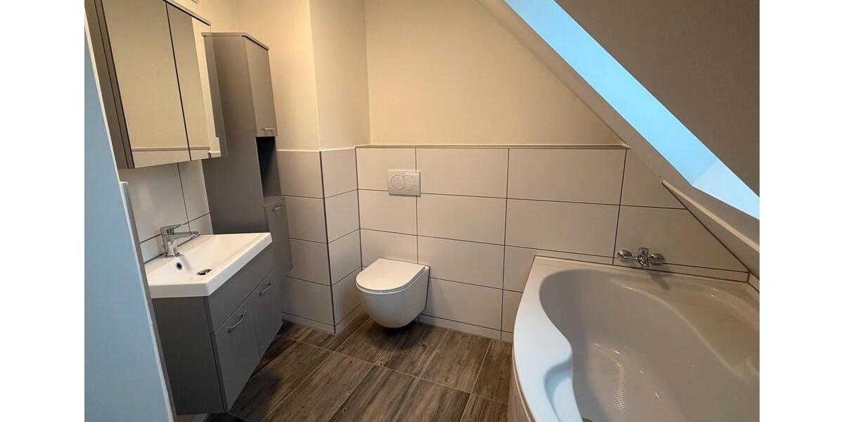 Dachgeschoßwohnung Uelzen - 2 Zimmer, 70 m&sup2;, 700&euro; | Angebot:26255717