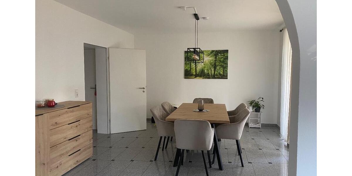 Etagenwohnung Hochheim am Main - 2.5 Zimmer, 74 m&sup2;, 1.510&euro; | Angebot:26587191