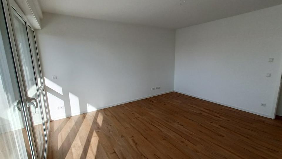 Etagenwohnung Schkeuditz - 4 Zimmer, 102 m&sup2;, 1.050&euro; | Angebot:25253511