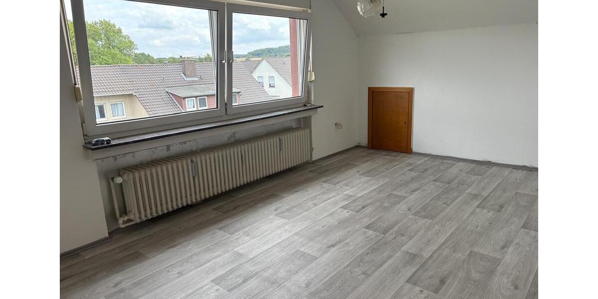 Dachgeschoßwohnung Hessisch Oldendorf - 3 Zimmer, 80 m&sup2;, 800&euro; | Angebot:24378129