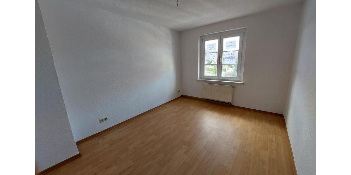 Dachgeschoßwohnung Döbeln - 2.5 Zimmer, 59 m&sup2;, 330&euro; | Angebot:25540933