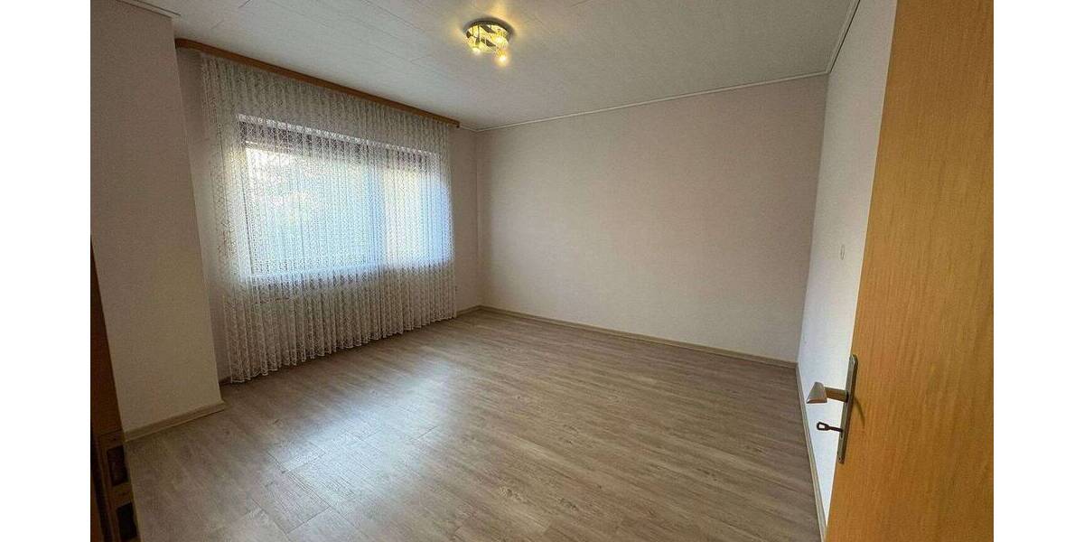 Etagenwohnung Linden Großen-Linden - 5 Zimmer, 150 m&sup2;, 1.150&euro; | Angebot:26713069
