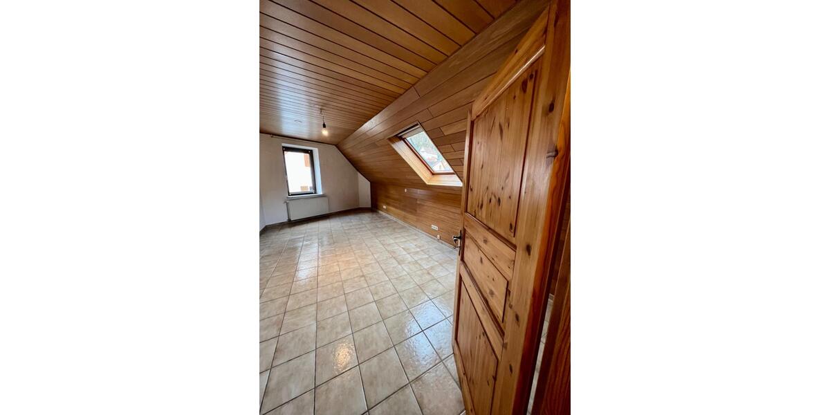 Doppelhaushälfte Bad Dürkheim - 5 Zimmer, 170 m&sup2;, 1.500&euro; | Angebot:25756085