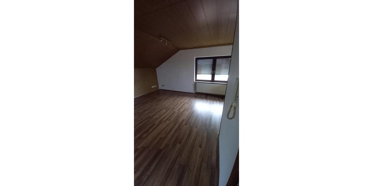 Dachgeschoßwohnung Forst - 2 Zimmer, 75 m&sup2;, 650&euro; | Angebot:26611963